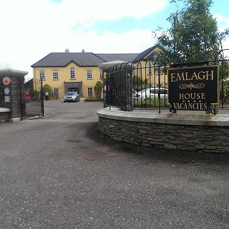 Emlagh House Hotel ดิงเกิล ภายนอก รูปภาพ