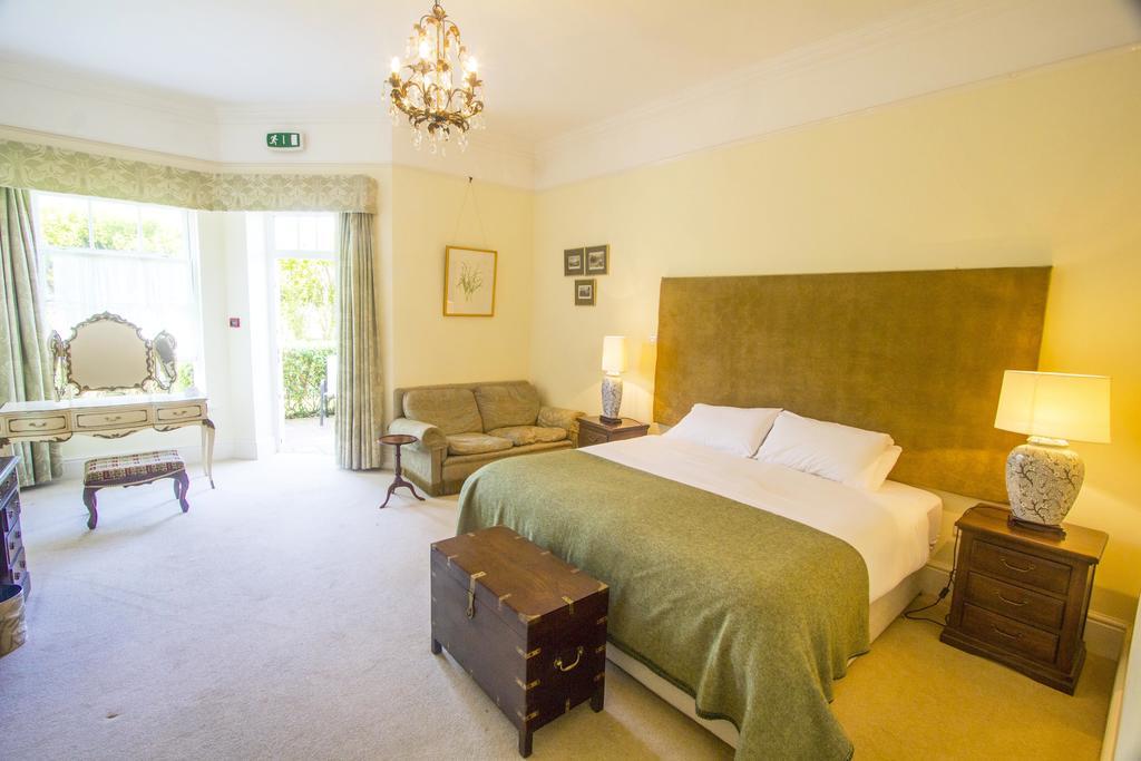 Emlagh House Hotel ดิงเกิล ภายนอก รูปภาพ