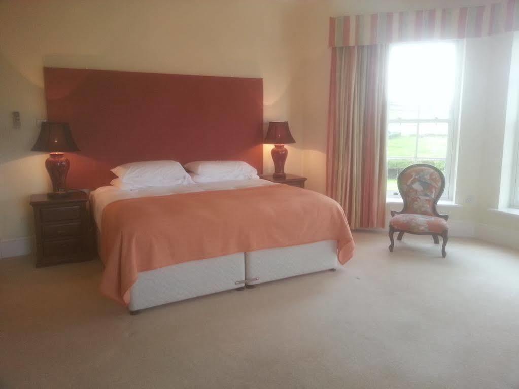 Emlagh House Hotel ดิงเกิล ภายนอก รูปภาพ