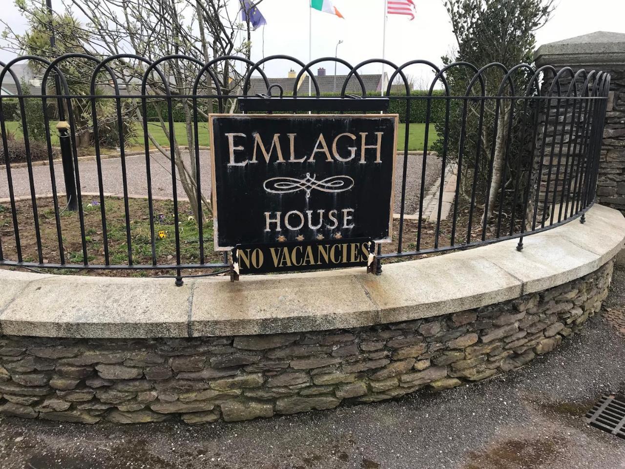 Emlagh House Hotel ดิงเกิล ภายนอก รูปภาพ